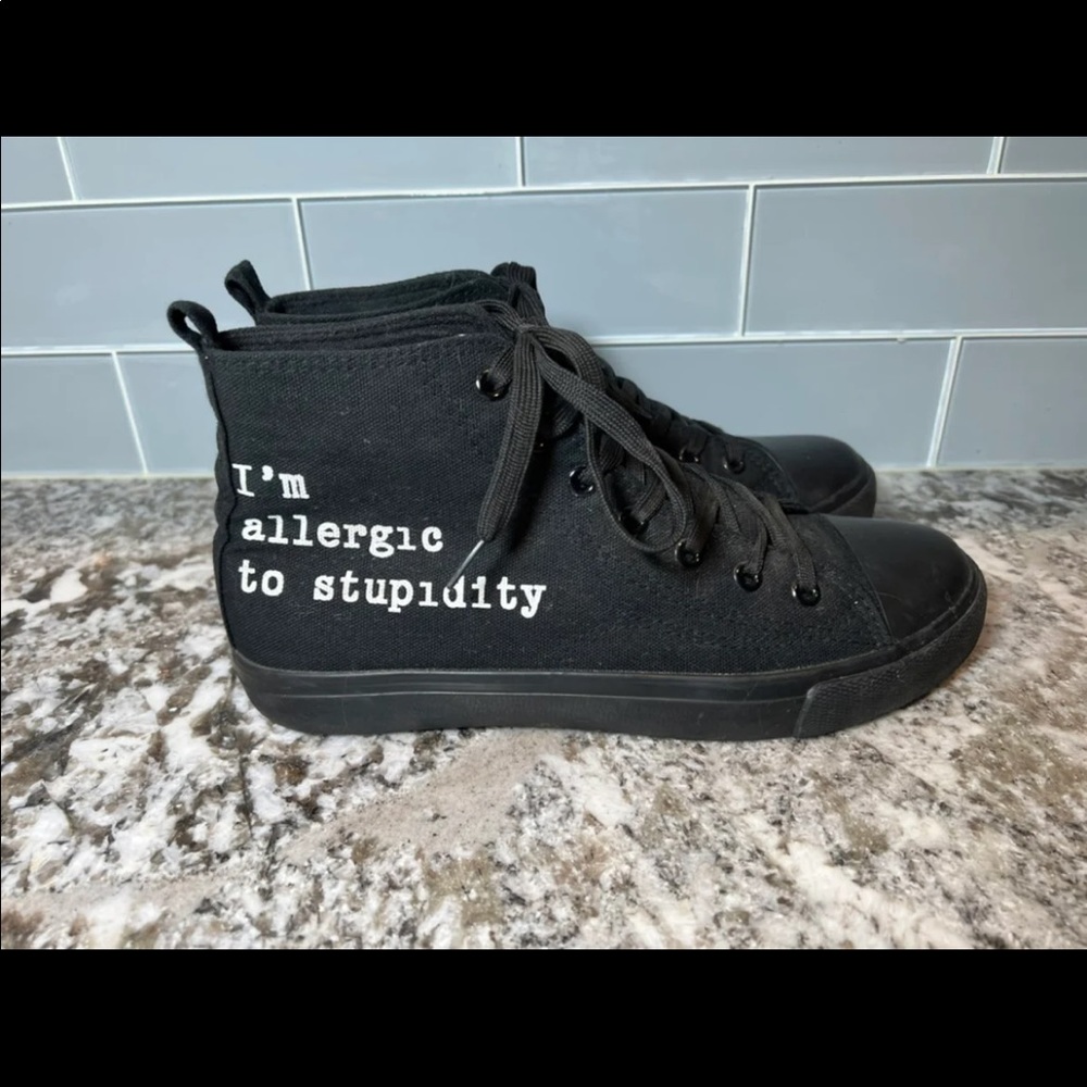 Hot Topic High Top Canvas shoes I’m Allergic to Stupidity Men sz 11